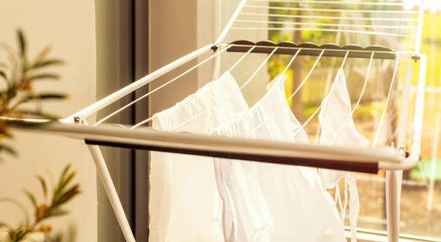 Ağ paltarların rəngini bərpa edən yuma &uuml;sulu: Yuyucu toza ehtiyac yoxdur