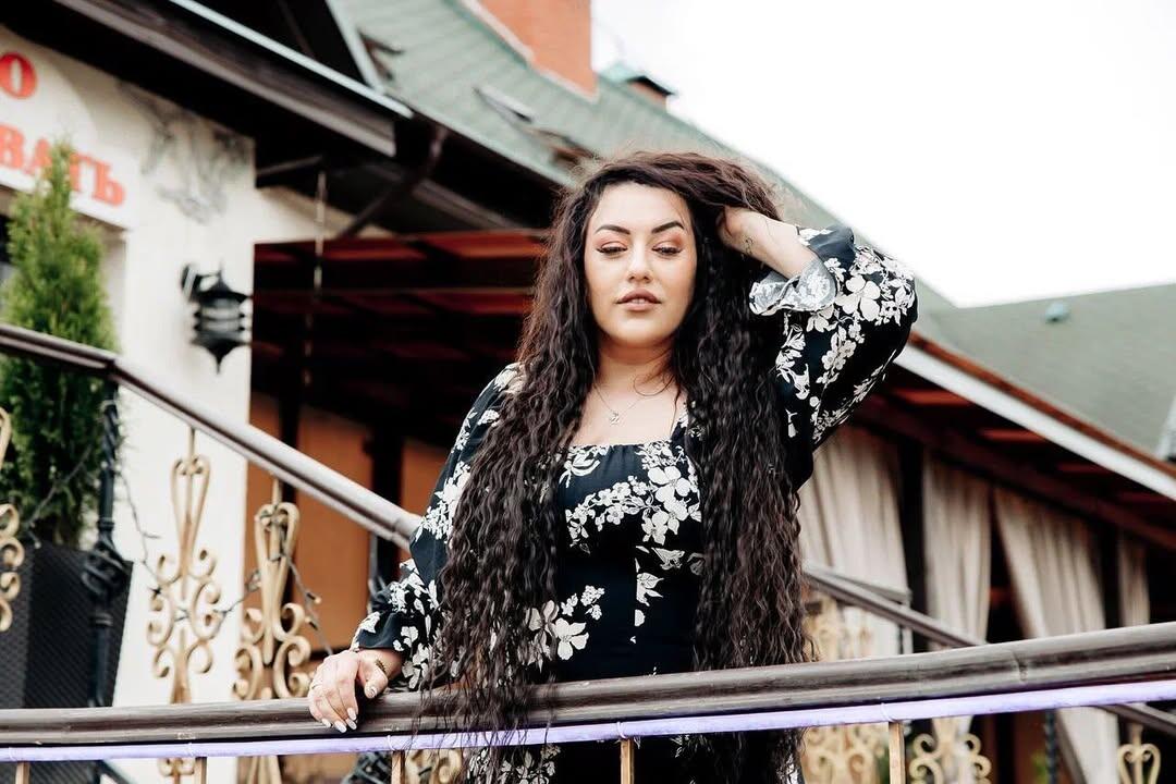 "Atam dedi ki, hansısa kişinin çənəsinə, dodağına baxsan..."