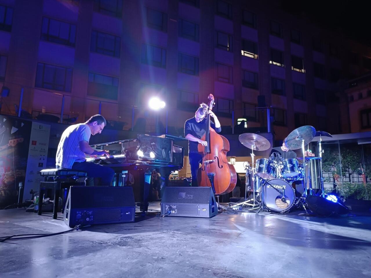 Bakı Piano Festivalı 202  Simon Raab Jazz Trio çıxış edib 
