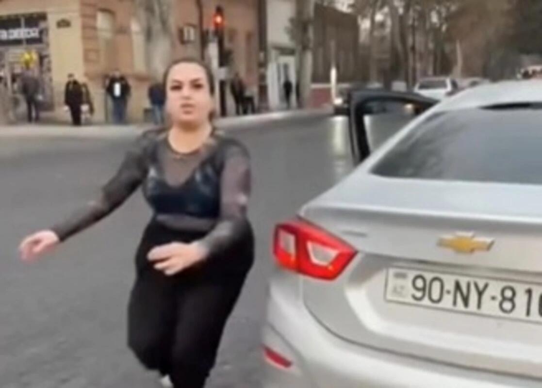 Gəncədə qadın sürücü kuryerə hücum etdi, polis hərəkətə keçdi 