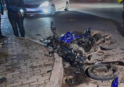 Bakıda motosikletlə avtomobil toqquşdu  1 nəfər ağır yaralandı 