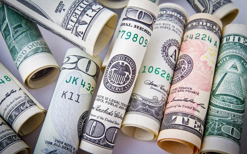 Rubl, lirə ucuzlaşdı  Avro və dollar isə...