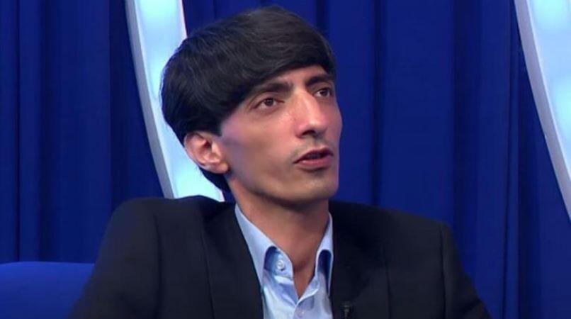 Balaəlinin boyunbağısı diqqət &ccedil;əkdi 