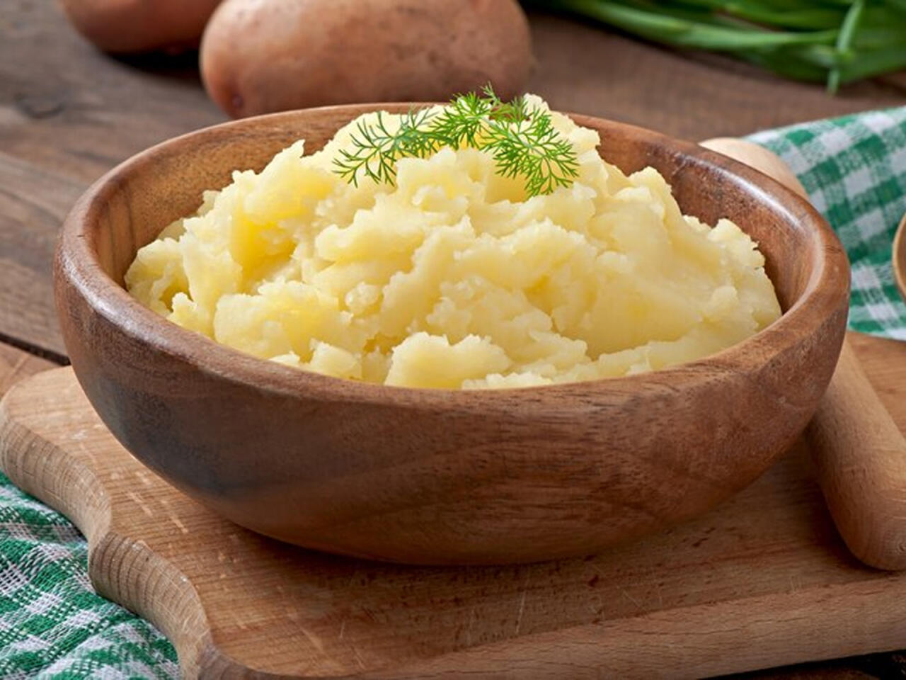 Sarımsaqlı kartof p&uuml;resində edilən b&ouml;y&uuml;k səhv: Dadın və teksturanın sirri