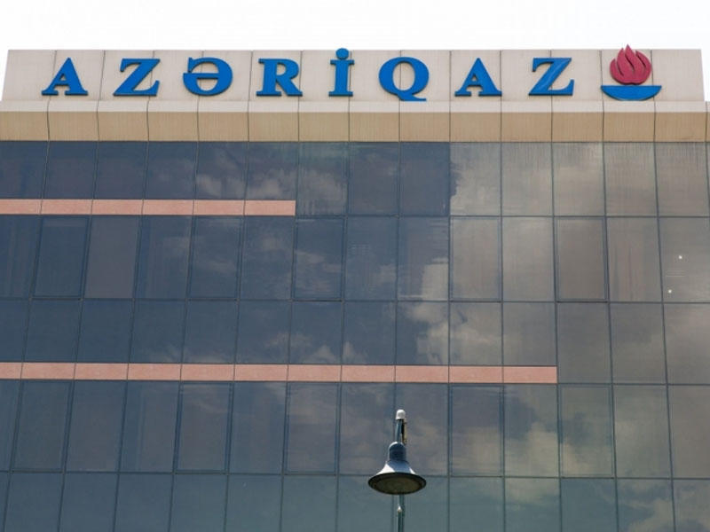 Yasamalda abadlıq işləri narazılıq yaratdı: “Qaz xətlərinin üstündən yük maşınları keçir”