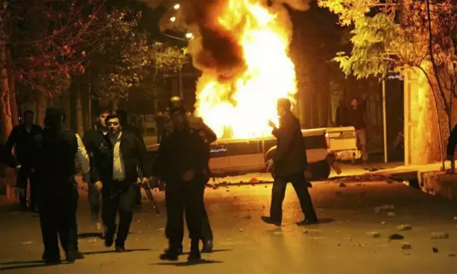 İran polisi əhaliyə SMSlə xəbərdarlıq g&ouml;ndərir 