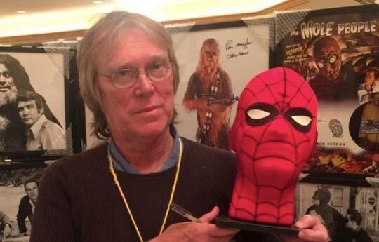 "H&ouml;r&uuml;m&ccedil;ək adam" vəfat etdi 