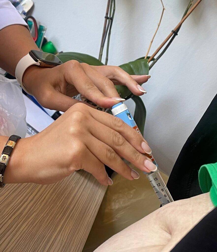 Sosial şəbəkələrdə trend olan arıqlama iynələri  G&ouml;zəllik, yoxsa gizli təhl&uuml;kə? 