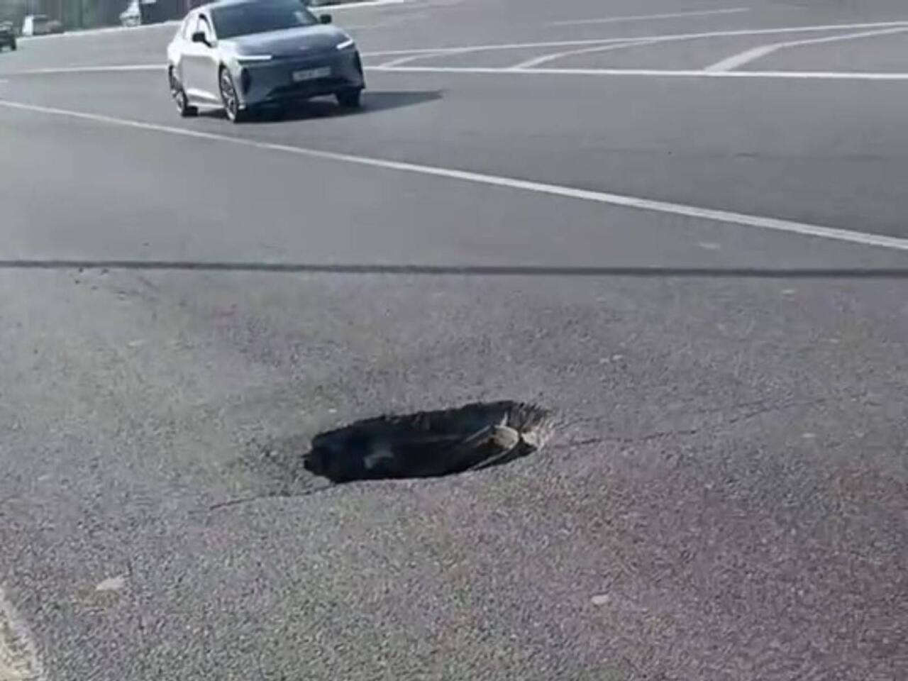 Aeroport yolunda təhl&uuml;kəli vəziyyət  FOTO