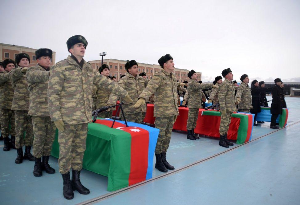 Breketə görə əsgərlikdən möhlət verilir?  RƏSMİ CAVAB