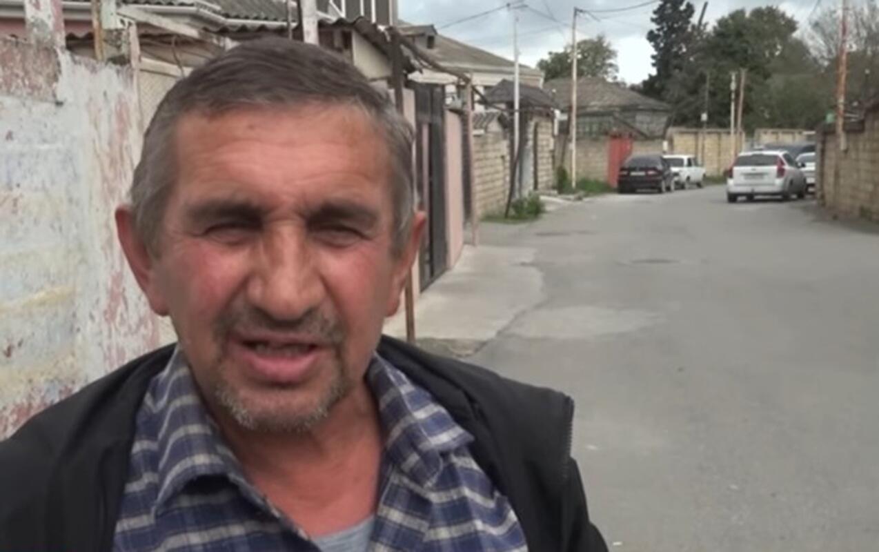 "Kişi gəlib namaz qılmağa, damda güdüb, vurub”