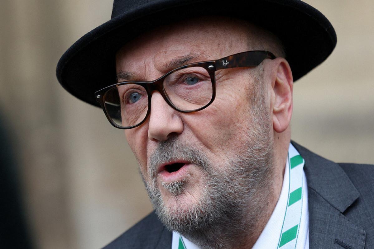 Xanımı ilə Moskvadan qayıdarkən