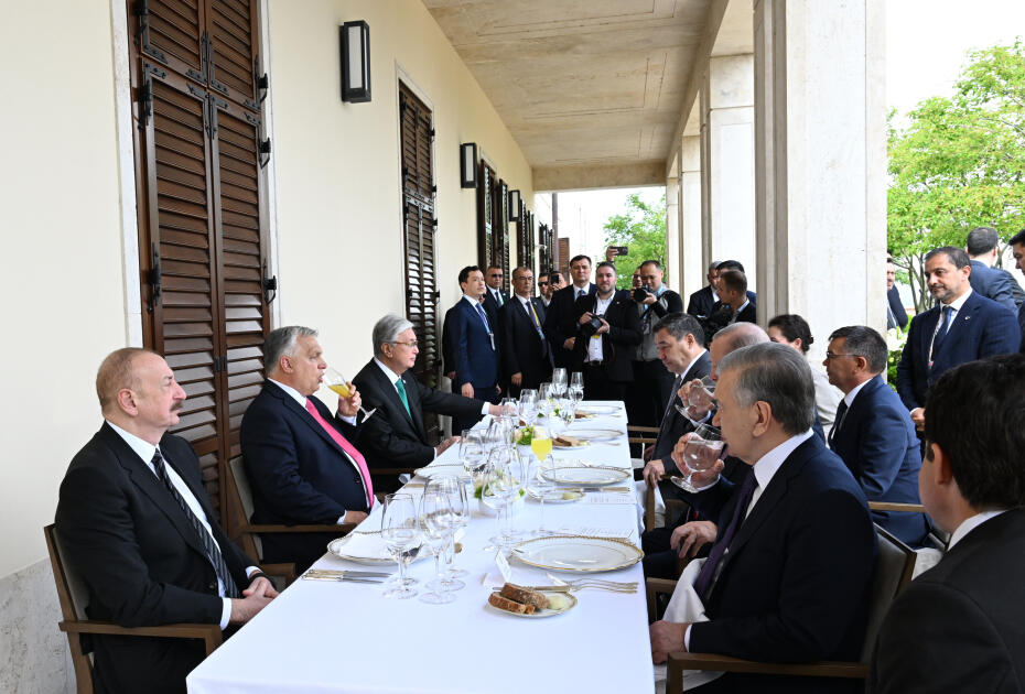 Budapeştdə Türk Dövlətləri Təşkilatının dövlət və hökumət başçılarının şərəfinə rəsmi lanç verilib  FOTO