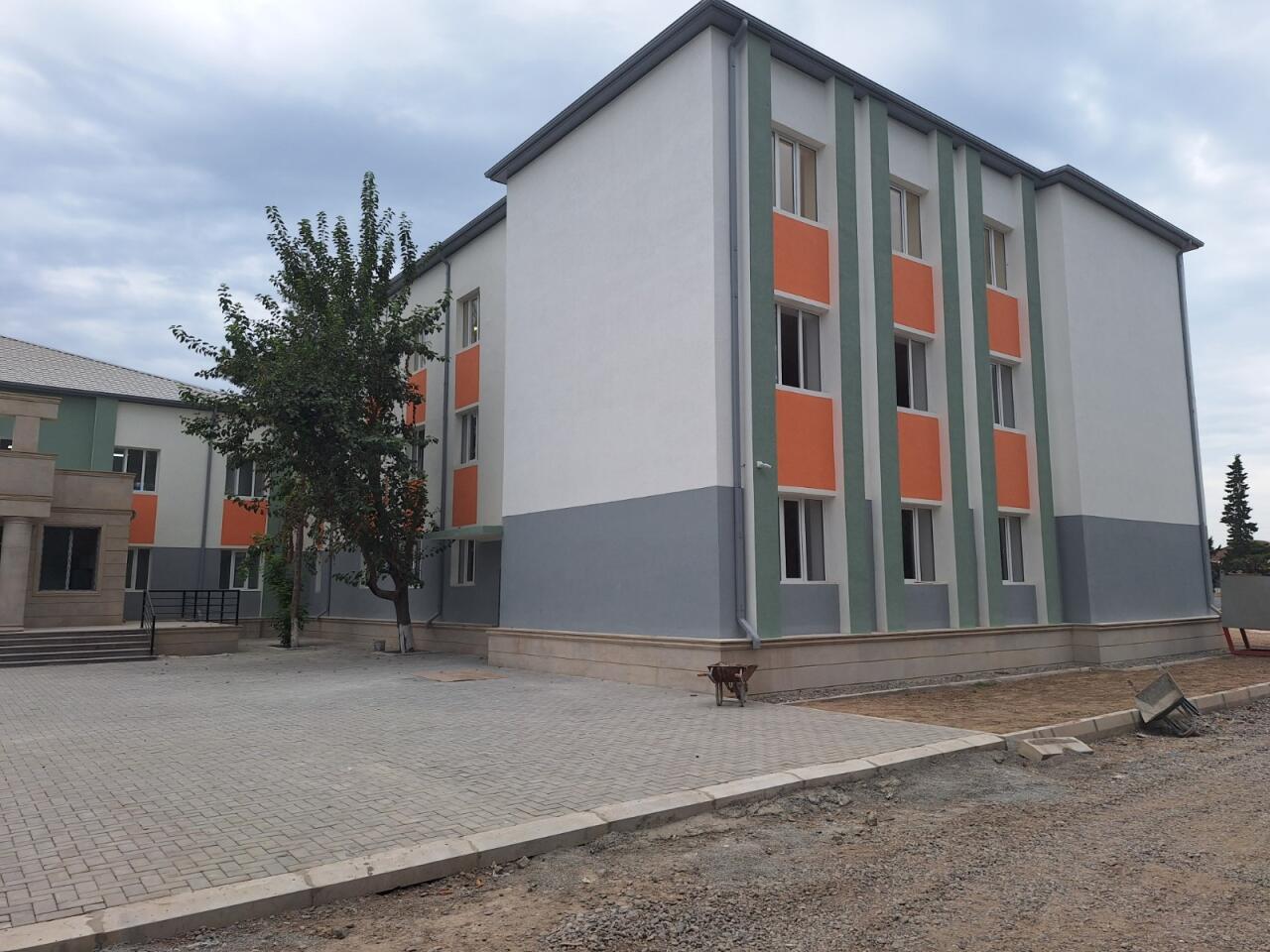 Saatlıda 1176 şagirdlik məktəb tamamilə yenidən quruldu 