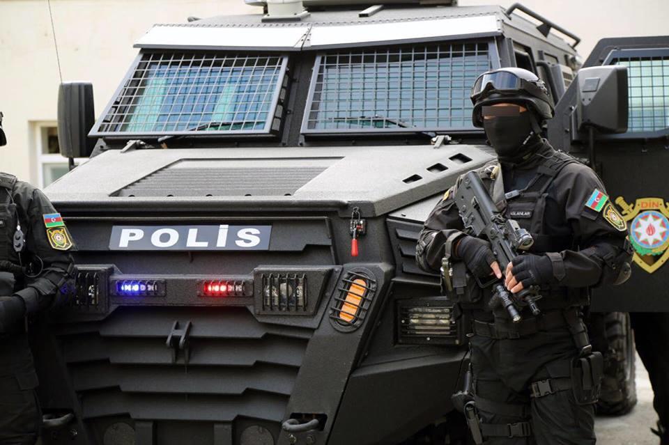 Polis əməliyyatlar ke&ccedil;irdi 