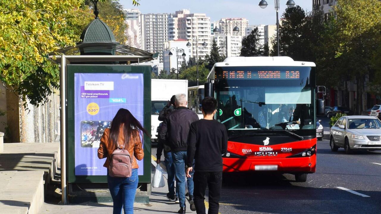 Parada görə avtobusların hərəkətində dəyişiklik edildi  SİYAHI