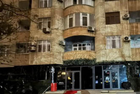 Yanan binanın sakinləri hələ də evlərinə buraxılmır  FOTO