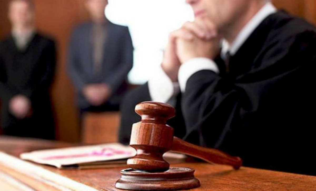 Hakimlərin xidməti vəsiqəsinin n&uuml;munəsini MəhkəməH&uuml;quq Şurası təsdiq və təqdim edəcək