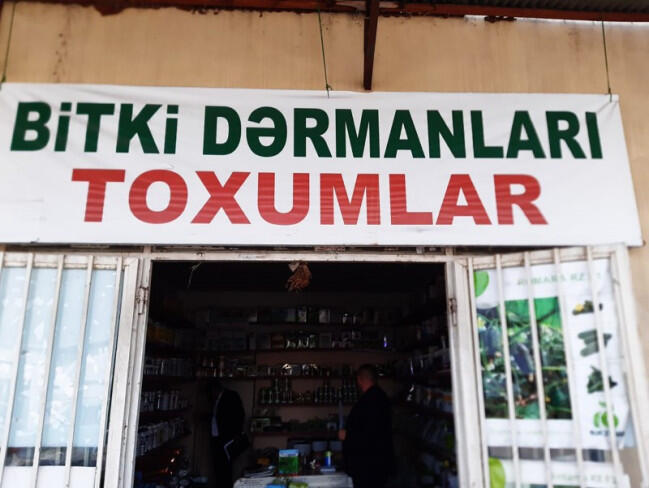 28 yaşlı satıcı işlədiyi mağazada &Ouml;LD&Uuml;