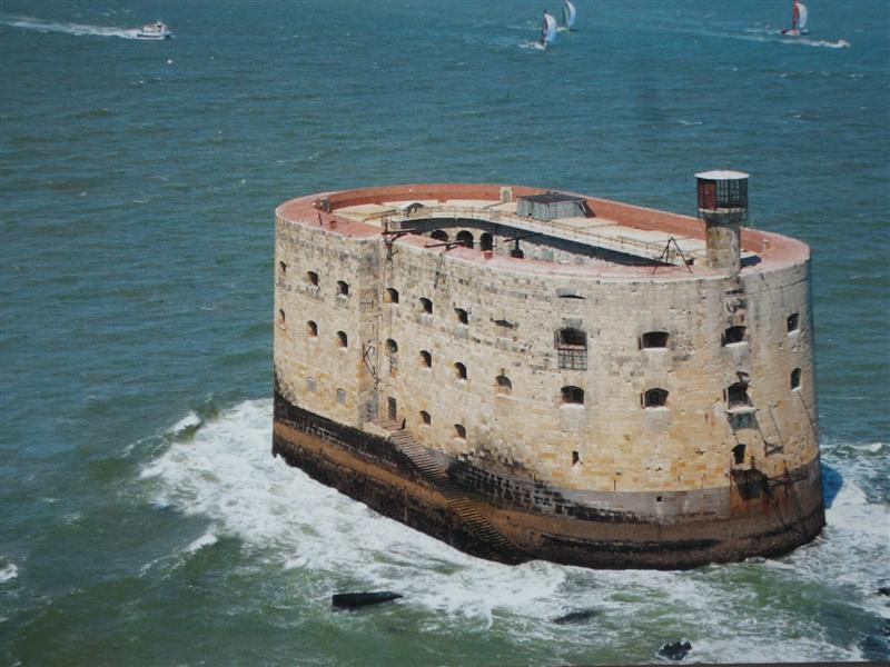 Azərbaycanlıların sevimli şousu "Fort Boyard" harada çəkilib?  Qeyriadi faktlar 