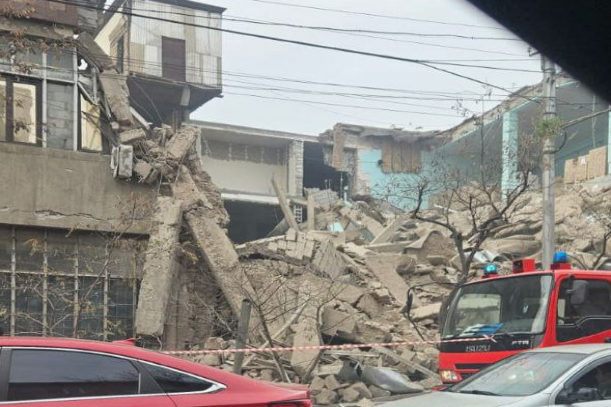 İrəvanda g&uuml;cl&uuml; partlayış oldu  Yaralananlar var  VİDEO