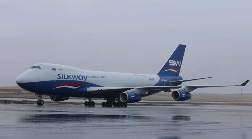 Azərbaycan y&uuml;k təyyarələri Ermənistan səmasında... 