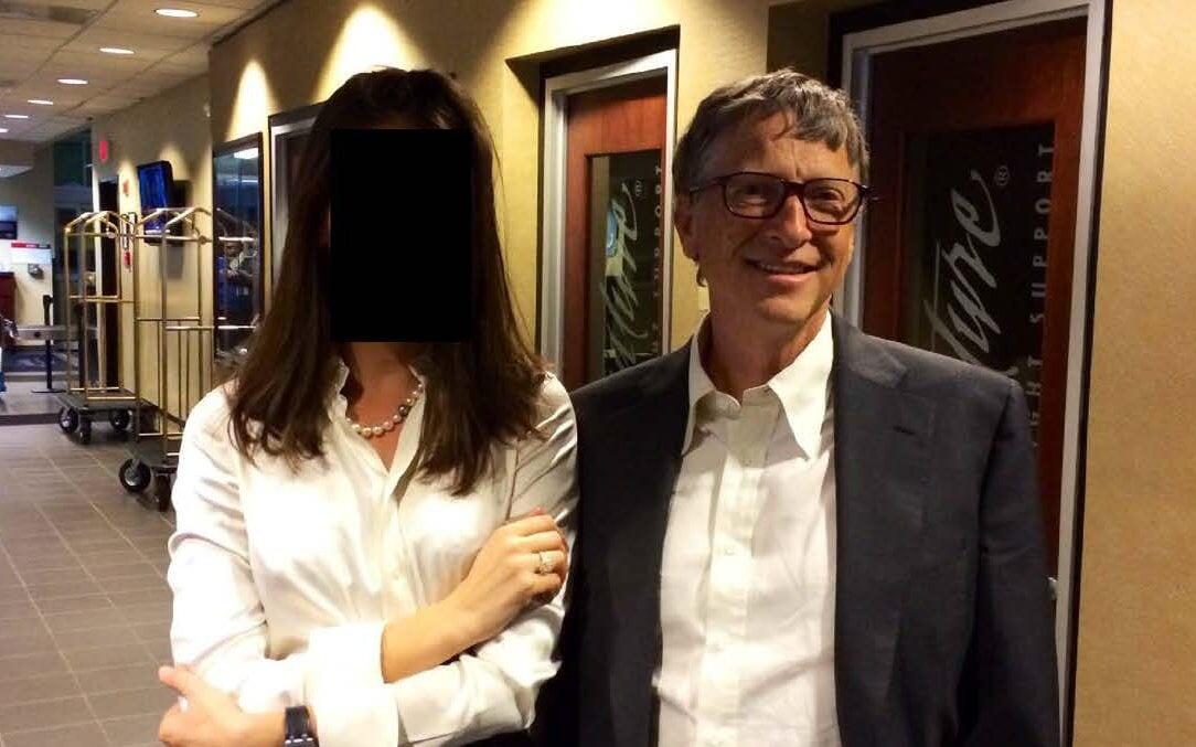 Epşteyn arxivindən yeni FOTOlar yayıldı  Bill Qeyts də var imiş...