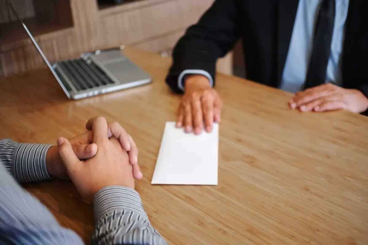 Məşhur şirkət 30 min nəfəri işdən &ccedil;ıxarır  SƏBƏB