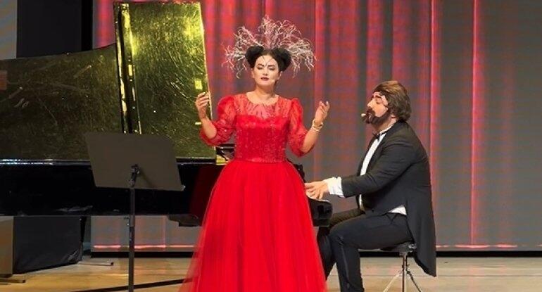 "Komedixana"nın aktrisası tamaşa&ccedil;ıları təəcc&uuml;bləndirdi  VİDEO