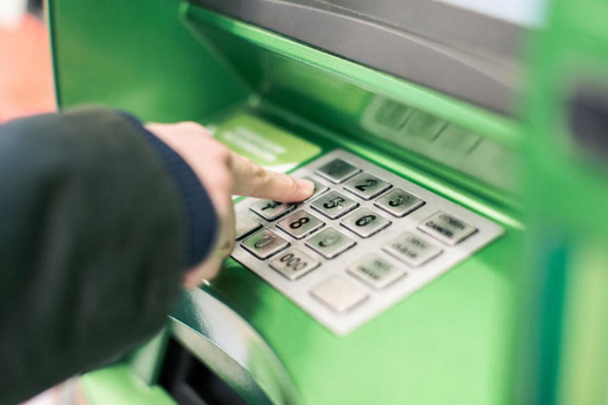 Anasının kartından oğurluq edib arvadına göndərən şəxs saxlanıldı  FOTO