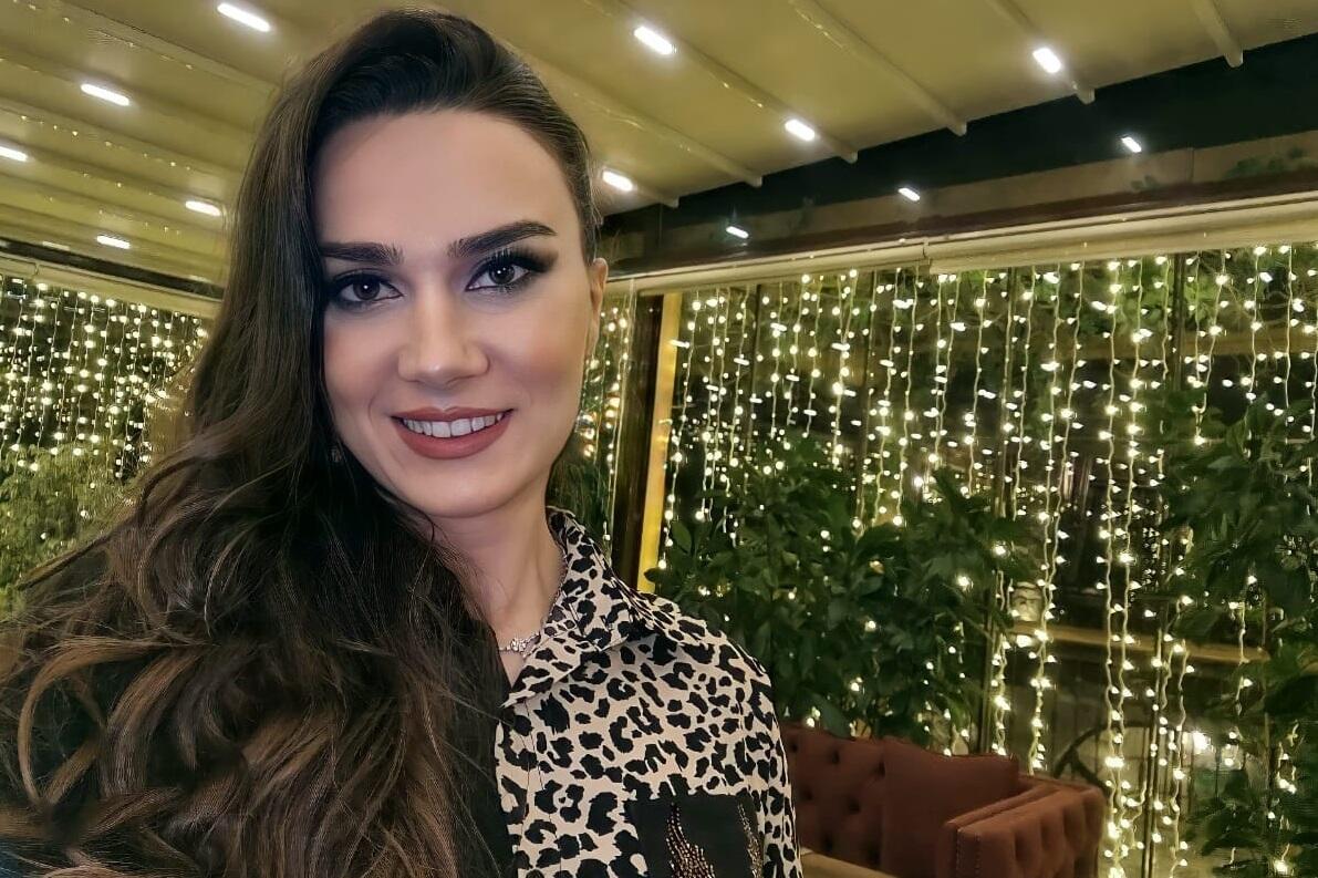 Xanəndə efirdə anasından danışıb göz yaşları tökdü 