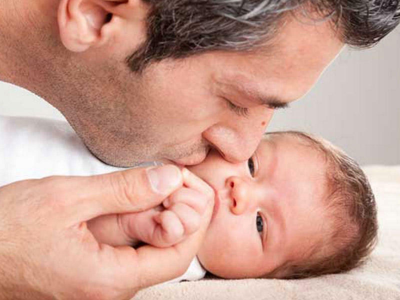 Ata olmaq üçün riskli yaş açıqlandı  Tək qadınlarda deyilmiş...