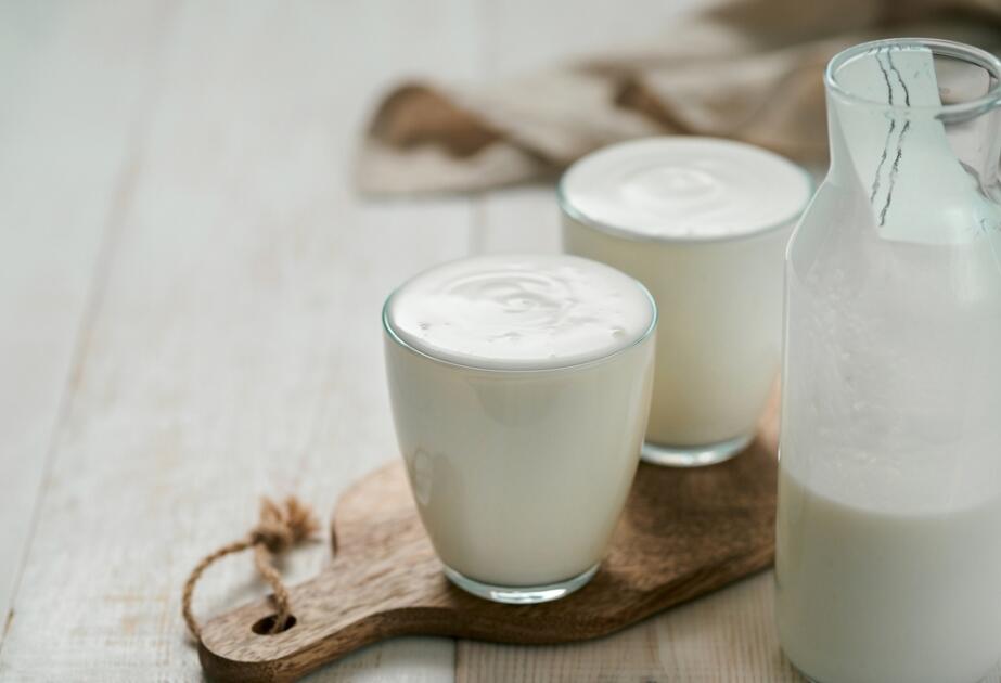 Hər g&uuml;n 1 kasa qatıq yeyin, 1 stəkan da...