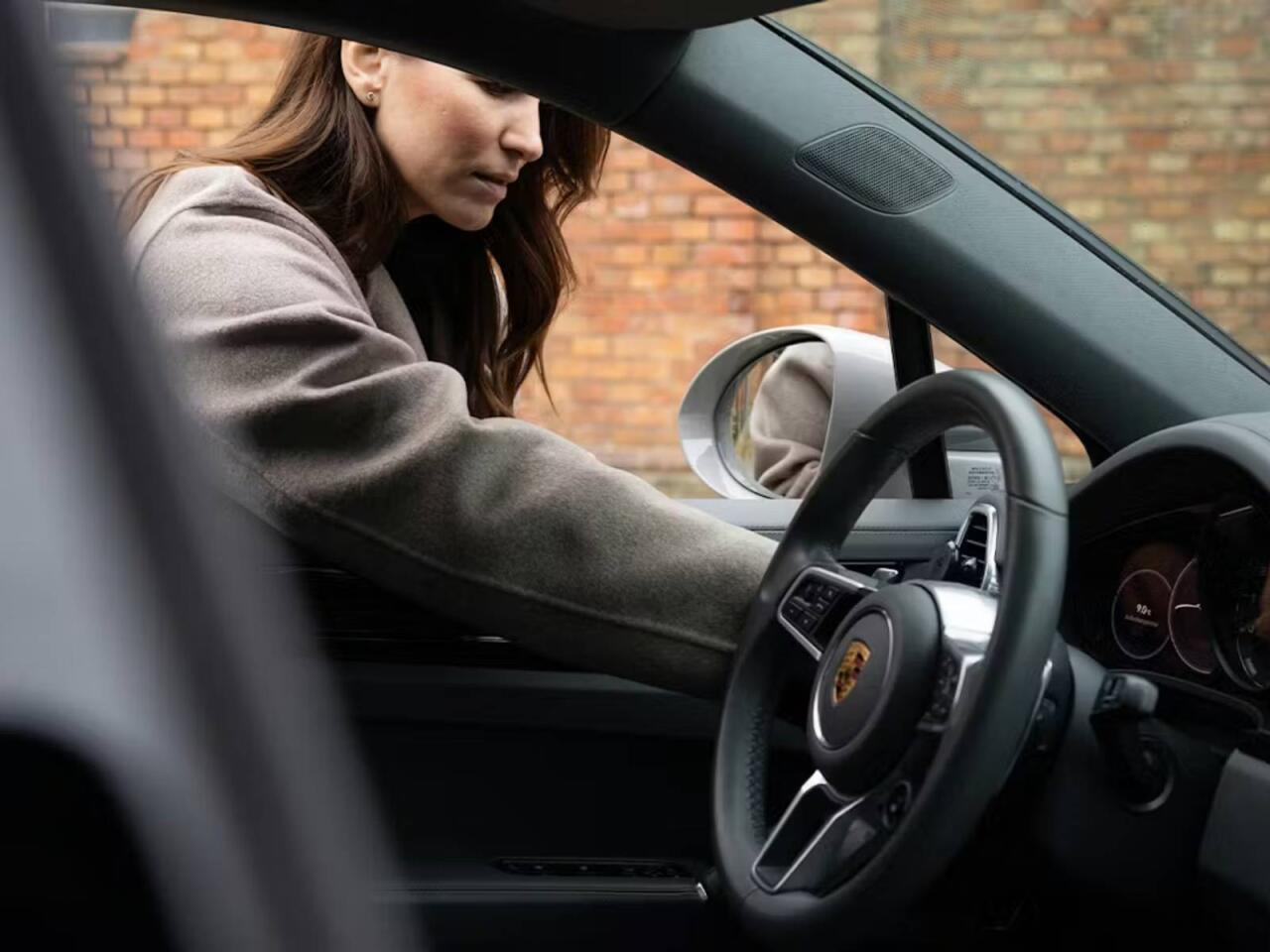 "Porsche"lər Rusiyada bloklandı