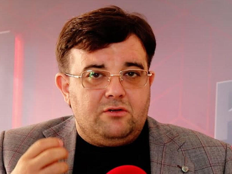 Səbuhi Xanlarovun &uuml;&ccedil;əmləri ilə VİDEOsu maraq yaratdı