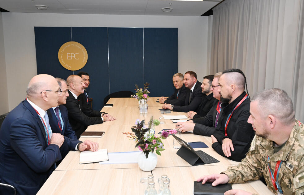 İlham Əliyevin Kopenhagendə Ukrayna Prezidenti ilə görüşü olub  FOTO