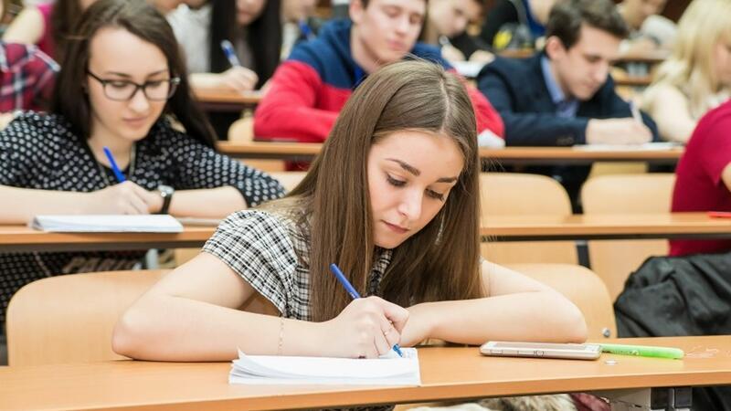 Peşə təhsili ilə bağlı statistika və proqnozlar: Əmək bazarını qane edir?