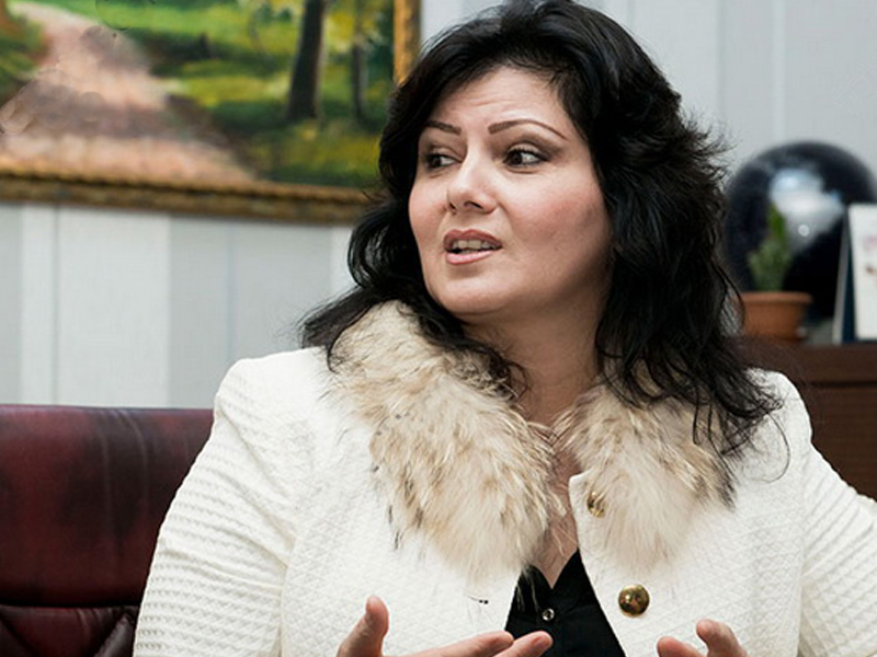 "Oğlumla k&uuml;s&uuml;l&uuml;d&uuml;r, mənə də salam vermir"