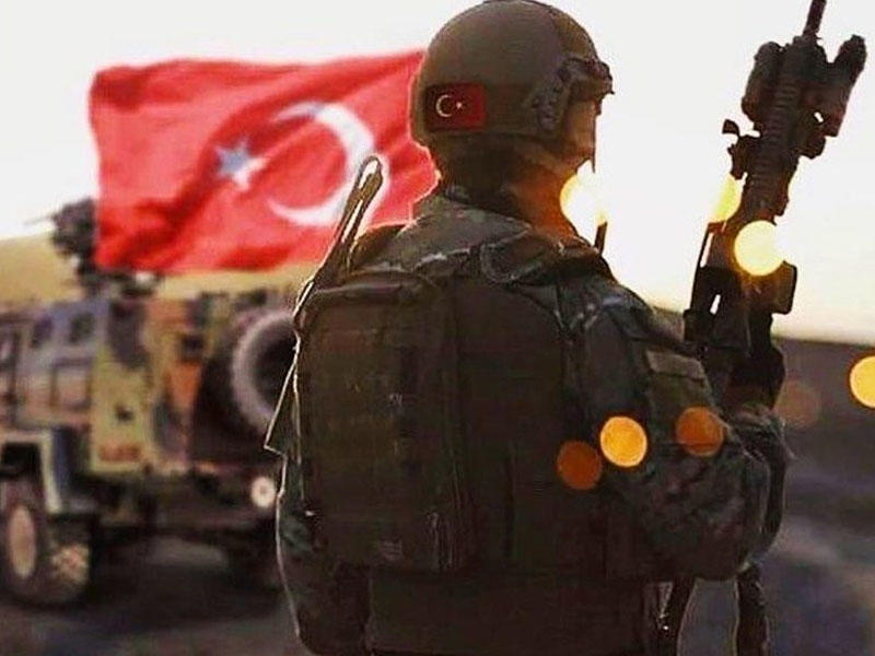 Türk Ordusuna hücum oldu  Yaralananlar var