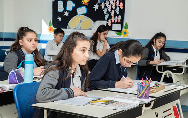 Məktəblərdə yayılan bu sənəd etirazlara səbəb oldu 