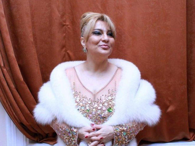 Əməkdar artistin canlı ifası və k&ouml;hnə geyimi M&Uuml;ZAKİRƏ YARATDI 