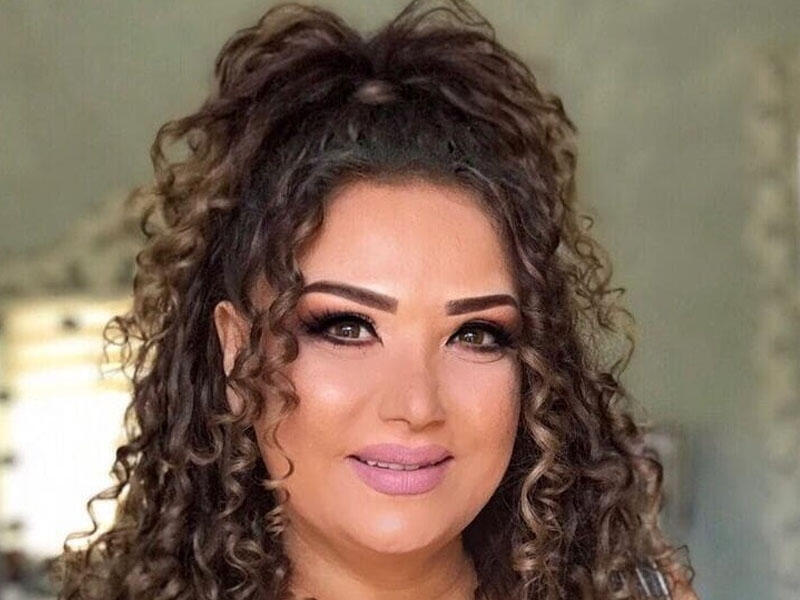 Mənzurə canlı efirdə makiyajını SİLDİ 