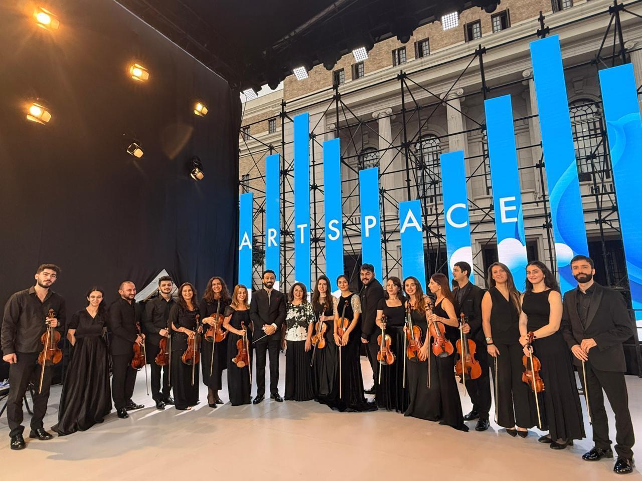 Şanxayda Azərbaycan musiqiçilərinin möhtəşəm konserti keçirilib  FOTO