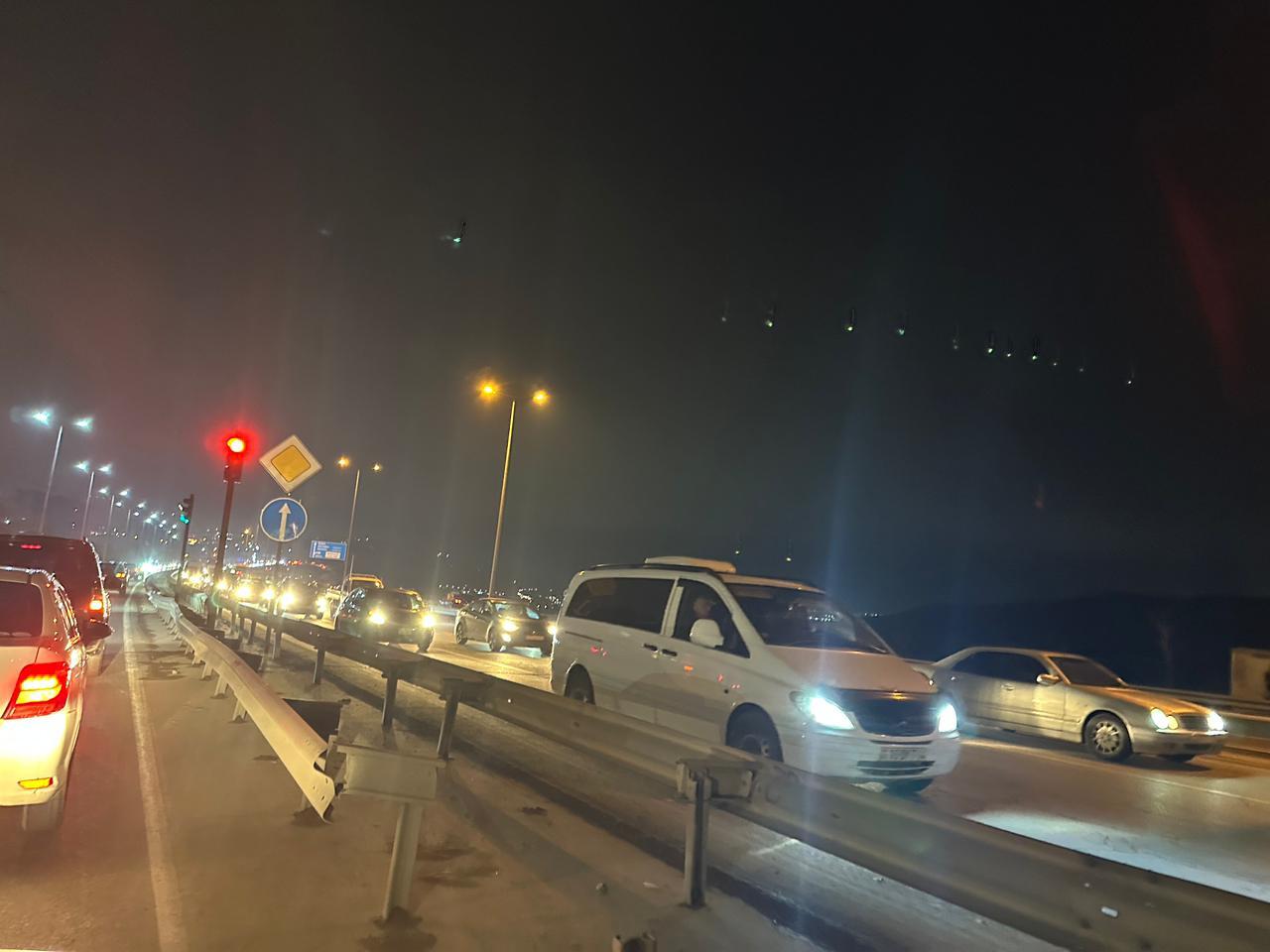 Bakı kənar dairəvi yolda uzun tıcac yaranıb 