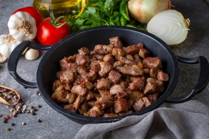 Qırmızı ət sevənlərə XƏBƏRDARLIQ: Fərqində olmadan zədələyə bilərsiniz