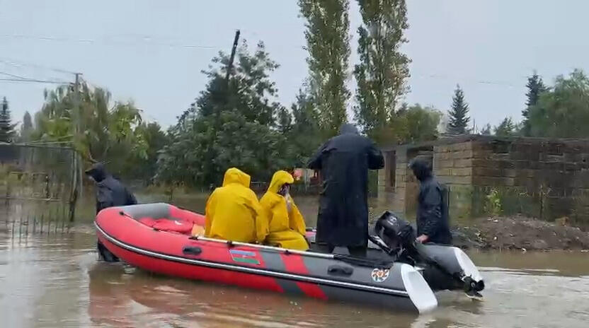 Astarada bəzi əraziləri su basdı  30 nəfər təxliyə edildi