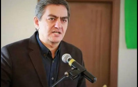 Saxta lider və virtual ger&ccedil;əklik