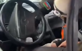 Bakıda iki maşın toqquşdu  Sürücü avtomobildə sıxılı vəziyyətdə qaldı 