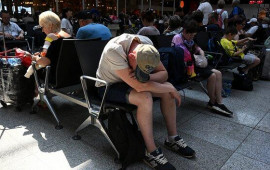 Rusiyada yüzlərlə sərnişin aeroportda qalıb  FOTO