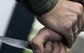 Ağdaşda qısqanc kişi 24 yaşlı oğlanı bı&ccedil;aqladı